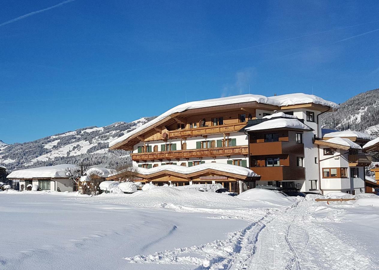 Fruehstueckspension Tannenhof Kirchberg in Tirol Luaran gambar